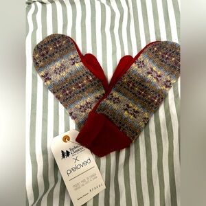 Preloved brand Mittens